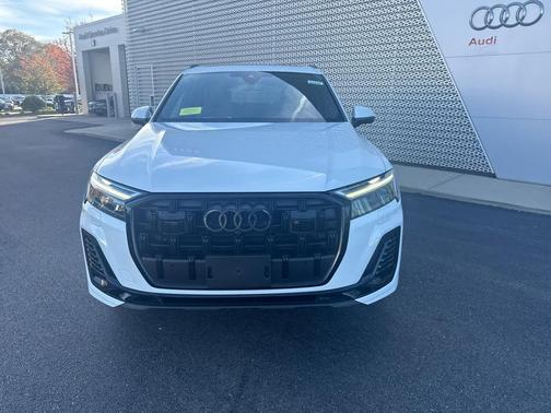 2026 Audi Q7 55 Premium Plus