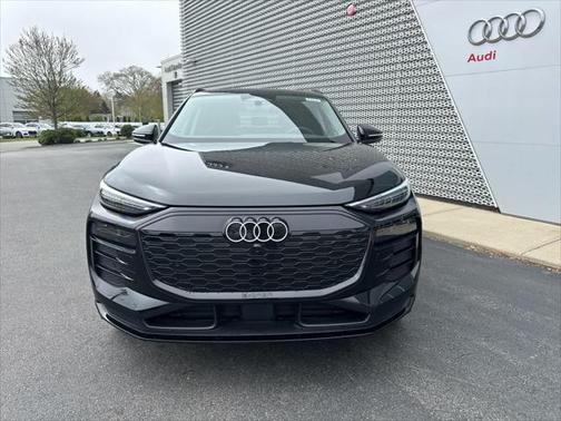 2025 Audi Q6 e-tron Premium Plus quattro