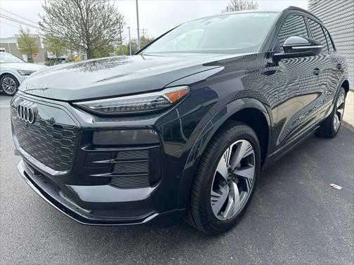 2025 Audi Q6 e-tron Premium Plus quattro