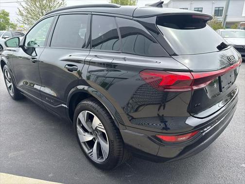 2025 Audi Q6 e-tron Premium Plus quattro