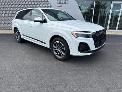 2025 Audi Q7 45 Premium