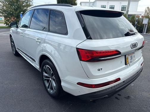 2025 Audi Q7 45 Premium