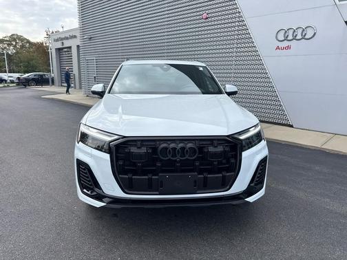 2025 Audi Q7 45 Premium