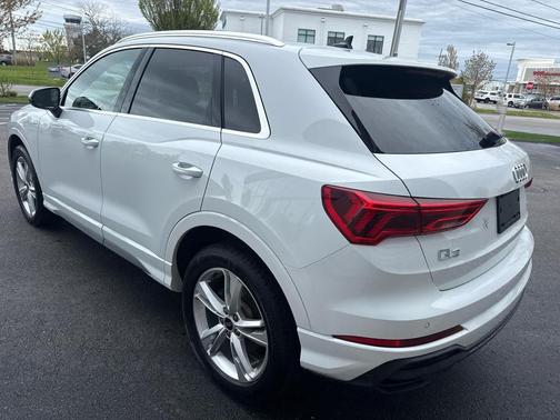 Glacier White Metallic 2024 Audi Q3 45 S line Premium Plus