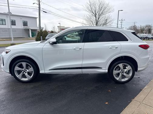 2025 Audi Q5 Premium Plus TFSI quattro S tronic