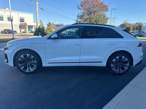 2026 Audi Q8 55 Premium Plus