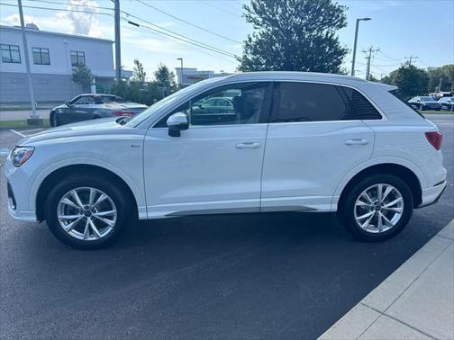 2022 Audi Q3 45 S line Premium