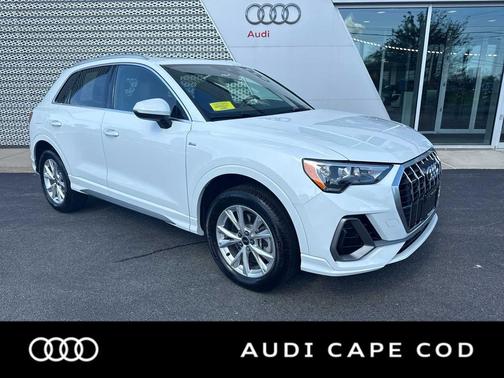 2022 Audi Q3 45 S line Premium
