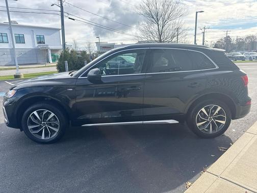 2023 Audi Q5 45 S line Premium Plus