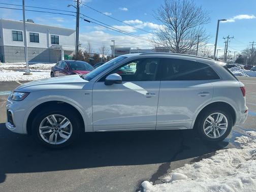 2023 Audi Q5 45 S line Premium