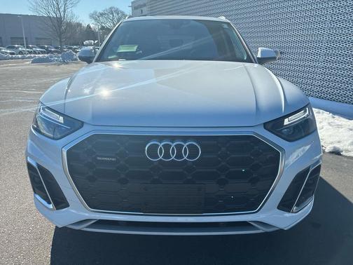 2023 Audi Q5 45 S line Premium