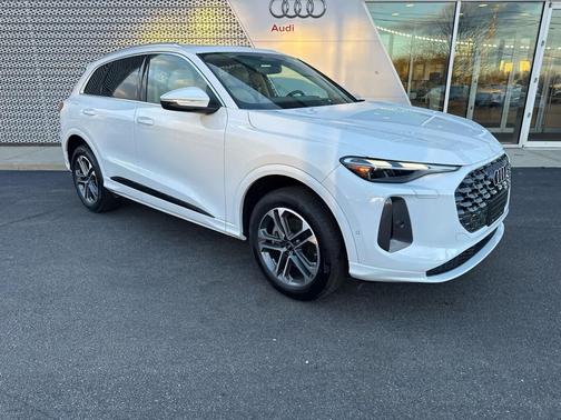 2025 Audi Q5 Premium TFSI quattro S tronic