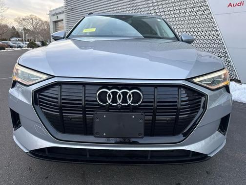 2022 Audi e-tron Premium