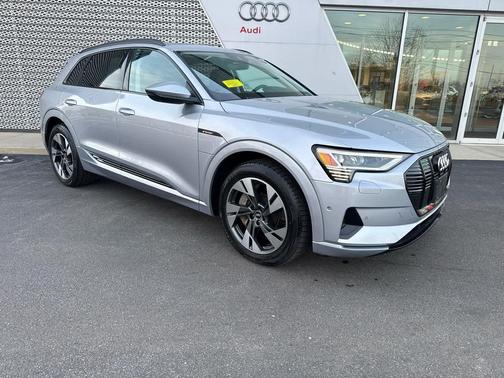 2022 Audi e-tron Premium