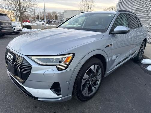 2022 Audi e-tron Premium