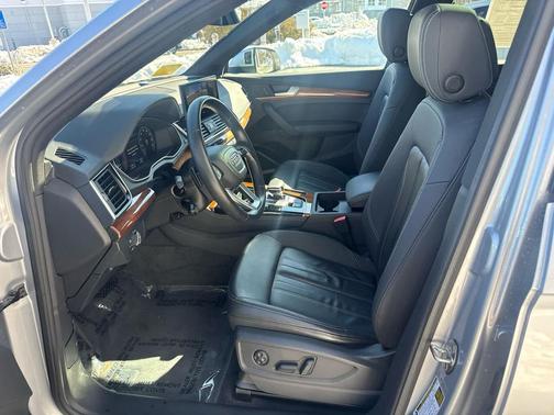 2023 Audi Q5 45 S line Premium Plus