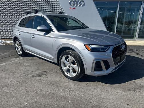 2023 Audi Q5 45 S line Premium Plus