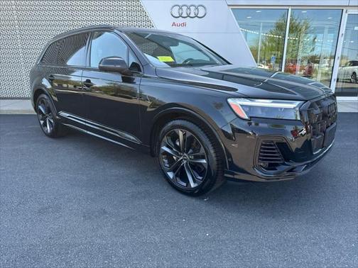 2025 Audi Q7 55 Premium Plus