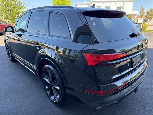 2025 Audi Q7 55 Premium Plus