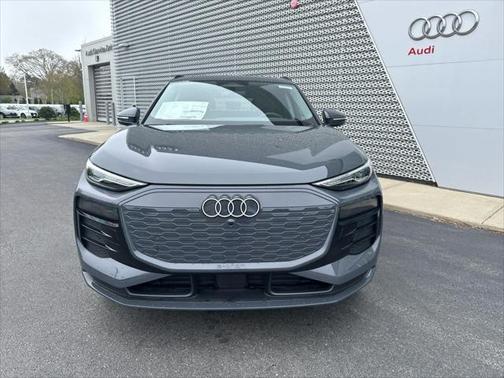 2025 Audi Q6 e-tron Premium quattro