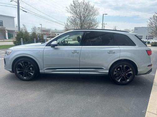 SILVER 2026 Audi Q7 55 Premium Plus