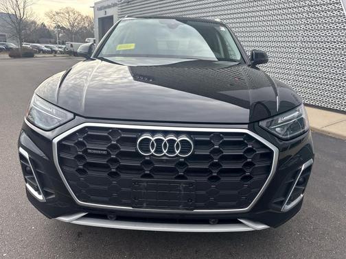2023 Audi Q5 45 S line Premium Plus