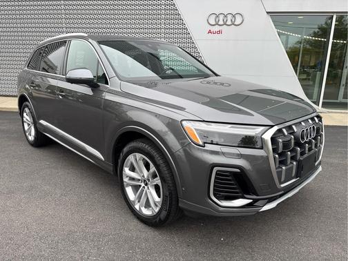2025 Audi Q7 55 Premium Plus