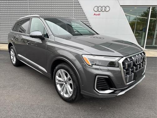 2025 Audi Q7 55 Premium Plus