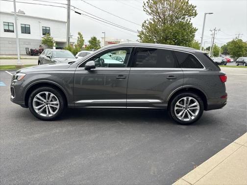 2025 Audi Q7 55 Premium Plus