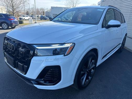 WHITE 2026 Audi Q7 55 Premium Plus