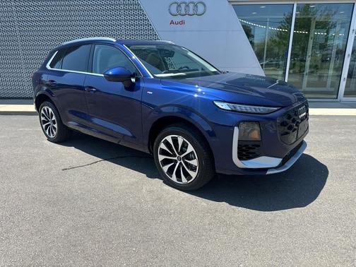 BLUE 2026 Audi Q3 TFSI quattro S tronic