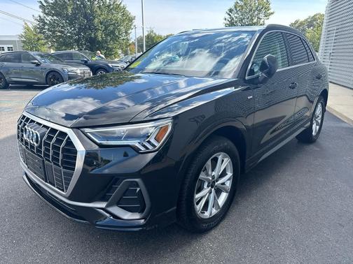 2025 Audi Q3 Premium 45 TFSI S line quattro Tiptronic
