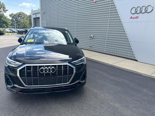 2025 Audi Q3 Premium 45 TFSI S line quattro Tiptronic