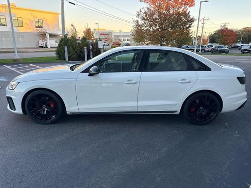 2023 Audi S4 Premium Plus TFSI quattro Tiptronic