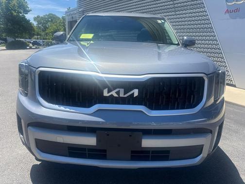 Everlasting Silver 2023 Kia Telluride EX