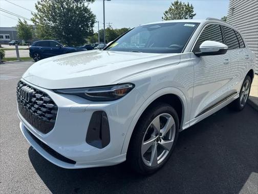 2025 Audi Q5 Premium Plus