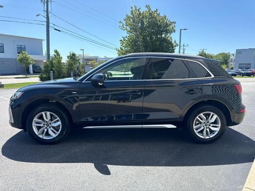 Mythos Black Metallic 2023 Audi Q5 45 S line Premium