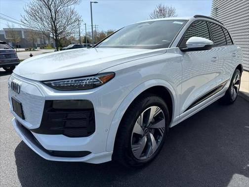 2025 Audi Q6 e-tron Premium Plus quattro