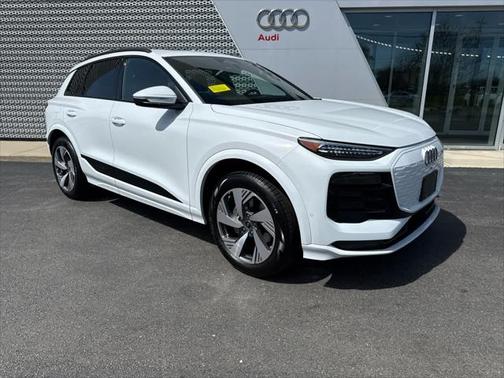 2025 Audi Q6 e-tron Premium Plus quattro
