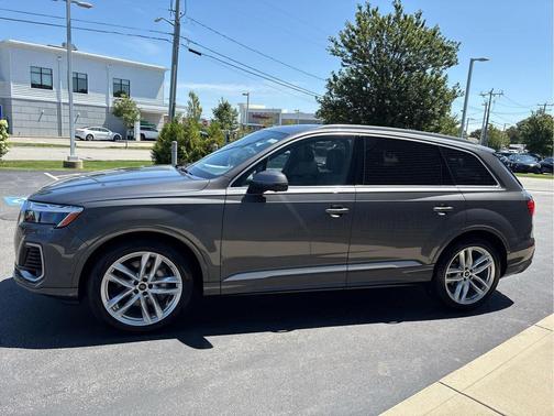 2025 Audi Q7 55 Premium Plus
