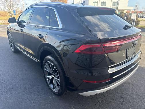 2025 Audi Q8 55 Premium