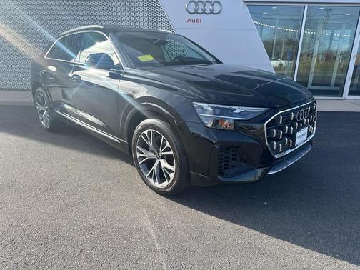 2025 Audi Q8 55 Premium
