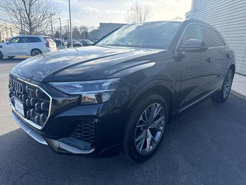 2025 Audi Q8 55 Premium