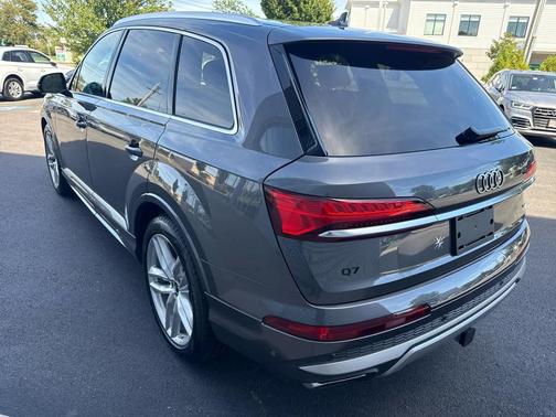 2025 Audi Q7 55 Premium Plus