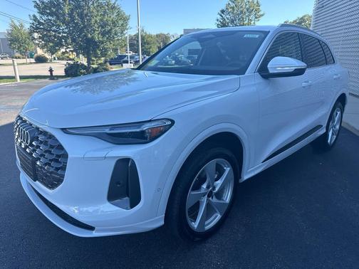 2025 Audi Q5 Premium Plus