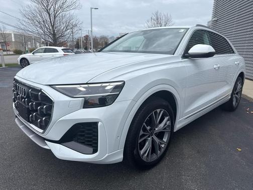 2025 Audi Q8 55 Premium Plus