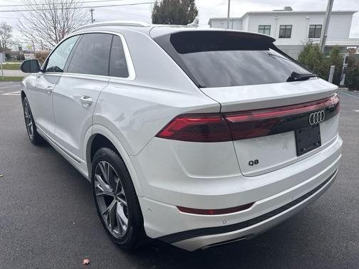 2025 Audi Q8 55 Premium Plus