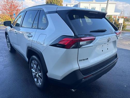 2021 Toyota RAV4 XLE Premium