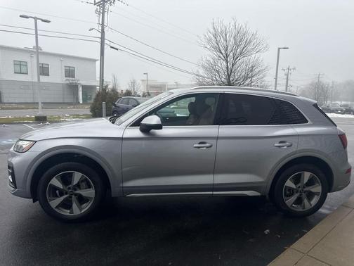 2023 Audi Q5 40 Premium