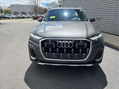 2025 Audi Q7 55 Prestige